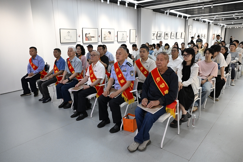 百年盛会绘匠心 劳动美展风采，齐颂中国梦巨幕拉开——庆祝中华全国总工会成立100周年劳模风采艺术展侧记及与艺术活动启示
